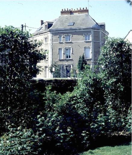 Vue de situation, depuis le jardin du Haras.