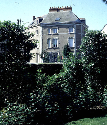 Vue de situation, depuis le jardin du Haras.
