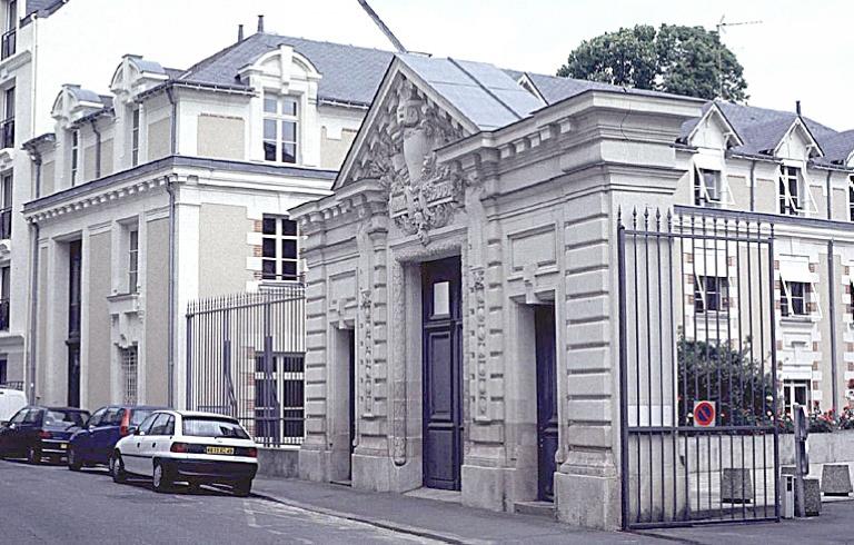 Vue d'ensemble sur rue.