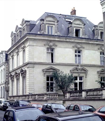 Vue d'ensemble depuis la rue.