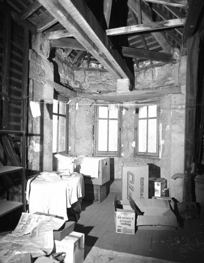 Etage de comble, vue intérieure vers l'oreil