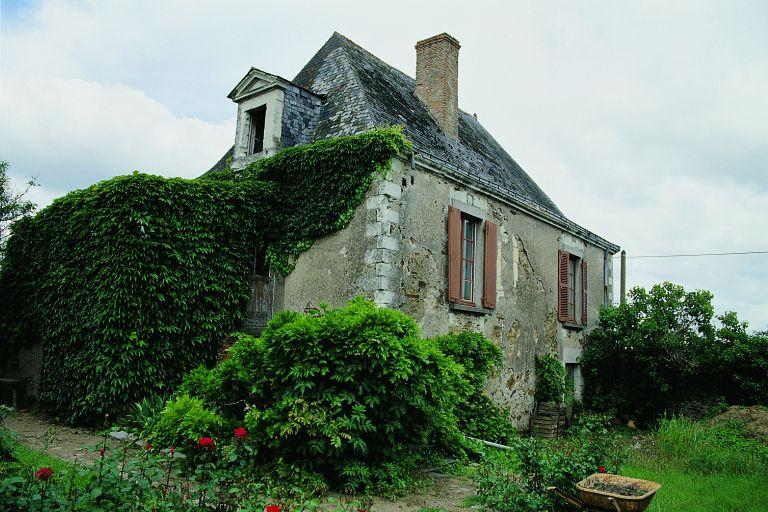 Logis : élévations sur cour, est et nord, du pavillon.