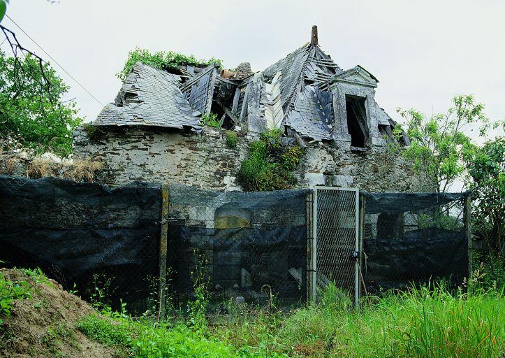 Corps de dépendance en ruine : élévation antérieure (sud)