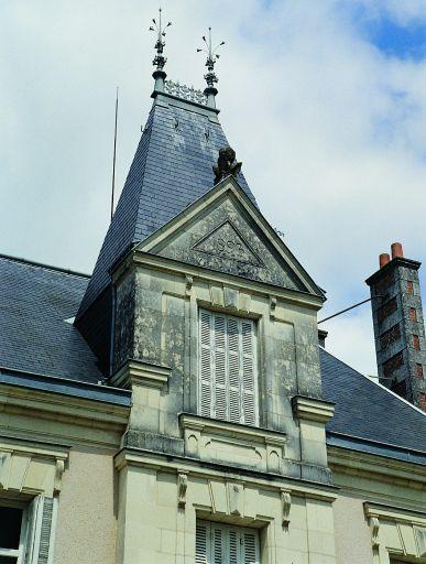 Logis, façade sud : lucarne.