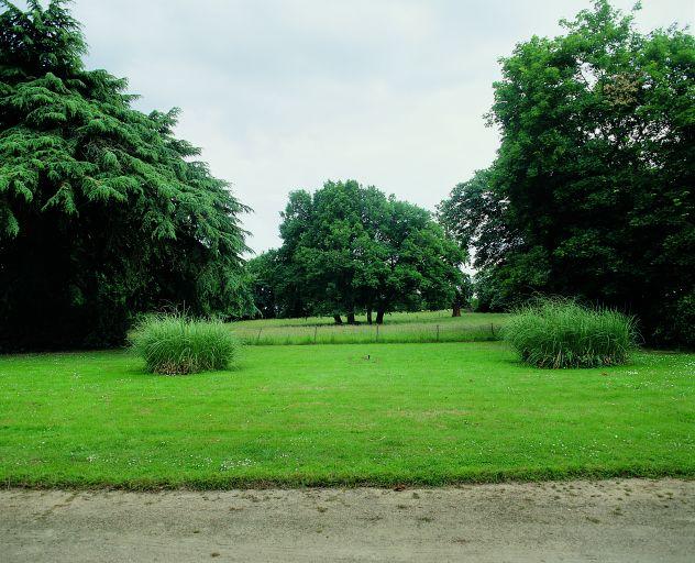 Parc d'entrée, vue vers sud depuis le logis
