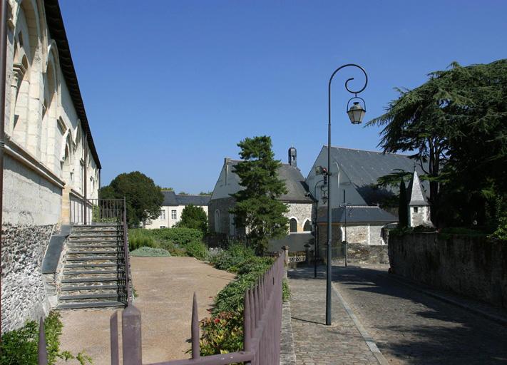 Hôtel-Dieu dit hôpital Saint-Jean l'Evangéliste, actuellement musée Jean Lurçat et de la Tapisserie contemporaine