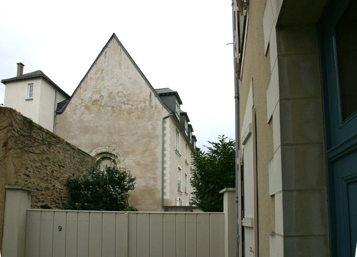 Vue du grand corps de logis, depuis l'impasse du Sauvage.