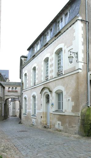 Vue de situation, sur la rue du Vollier.