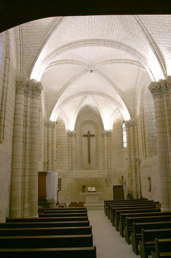 Chapelle Saint-Eloi. Nef, vue intérieure, d'ouest en est, vers le choeur.