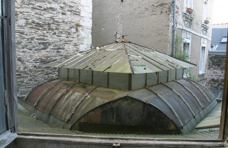 Cour secondaire : couverture de la verrière.