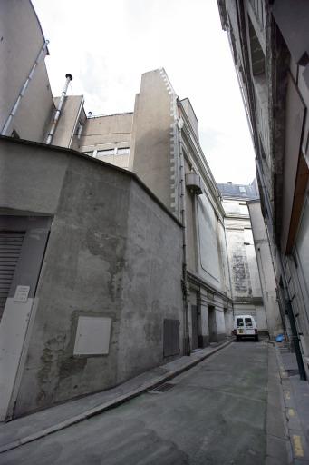 Façade arrière des Nouvelles Galeries, rue des Angles, vers la rue d'Alsace.