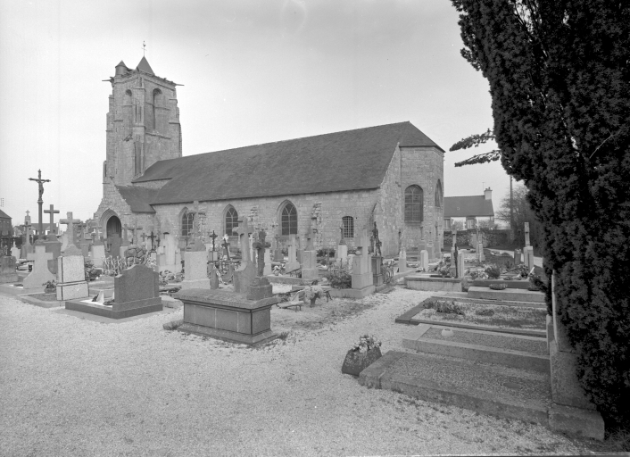 Eglise paroissiale Saint-Pierre, rue de l'église (Carhaix-Plouguer)