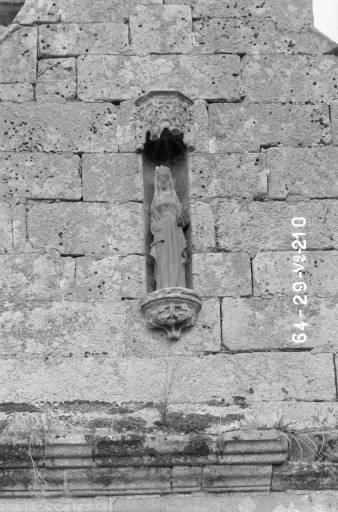 Statue de sainte Catherine, niche façade