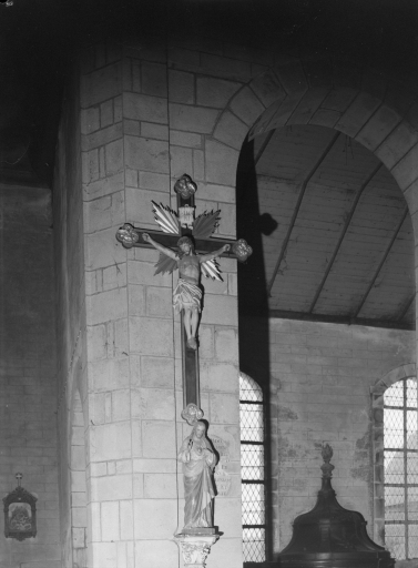 Croix 4 : Christ en croix