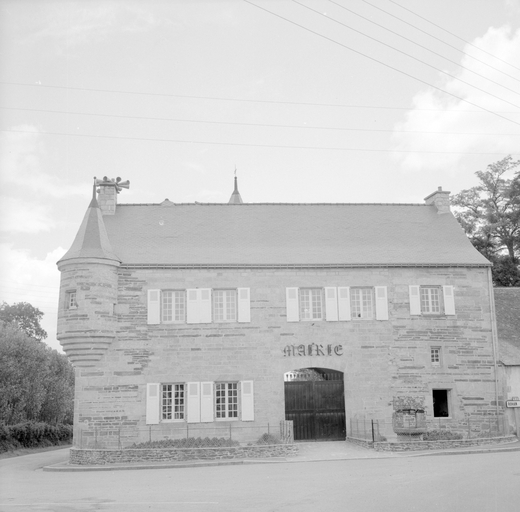 Vue d'ensemble de la façade ouest.