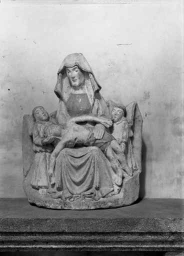 Groupe sculpté : Piétà, église paroissiale Saint-Trémeur (Kergloff)