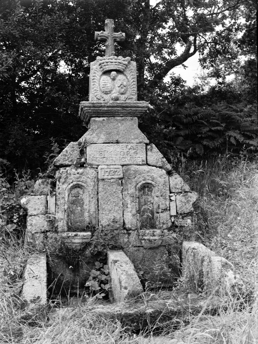 Vue générale ; Fontaine : vue générale