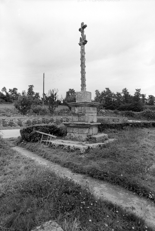 Vue générale de la face ouest ; Vue générale de la face ouest du calvaire