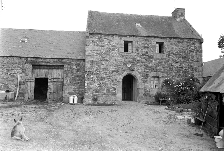 Façade sud : vue générale