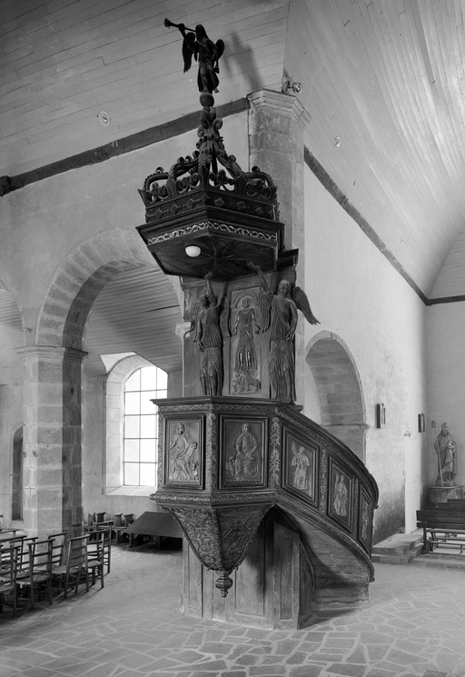 Chaire à prêcher, église Paroissiale Saint Pierre (Plouguernével)