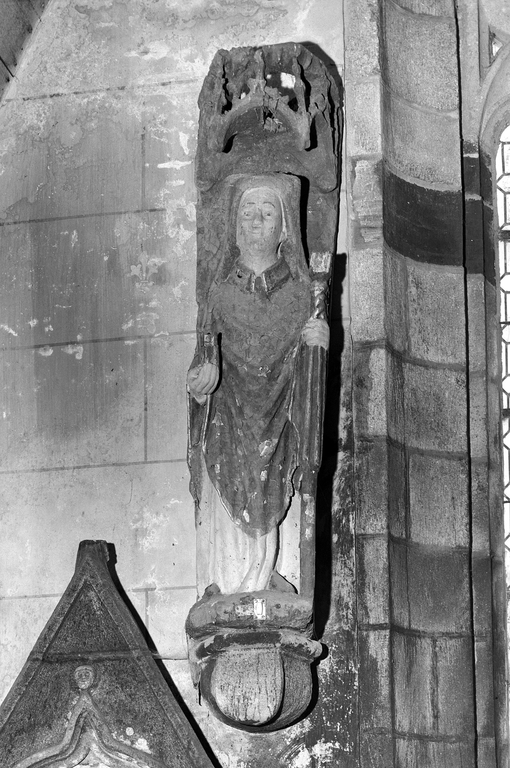Haut-relief : saint Colomban, chapelle Saint-Colomban (Plounévez-Quintin)