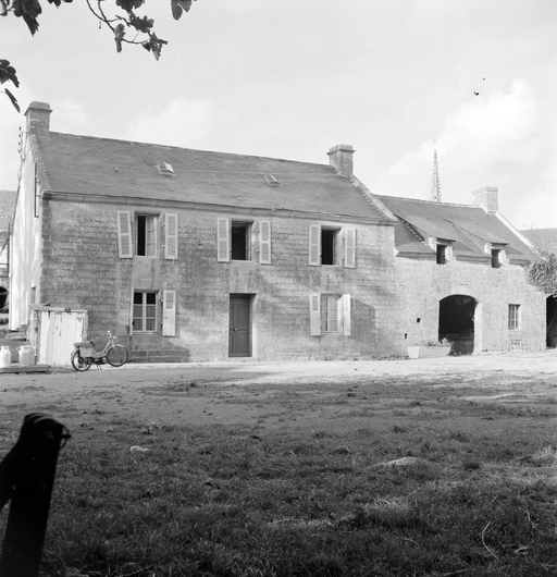 Maison, route de l'école (Kerlaz)