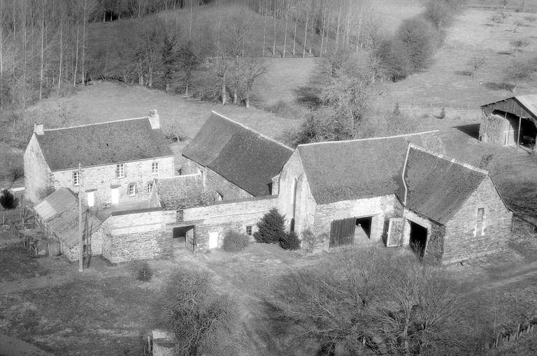 Vue aérienne sud-ouest.