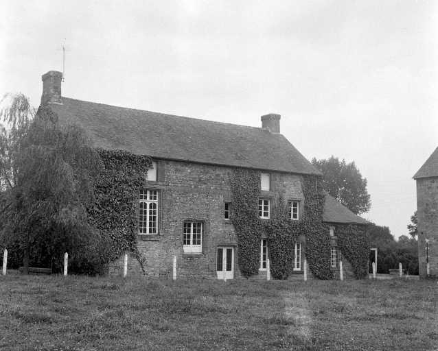 Vue générale sud-ouest ; La Chellerais