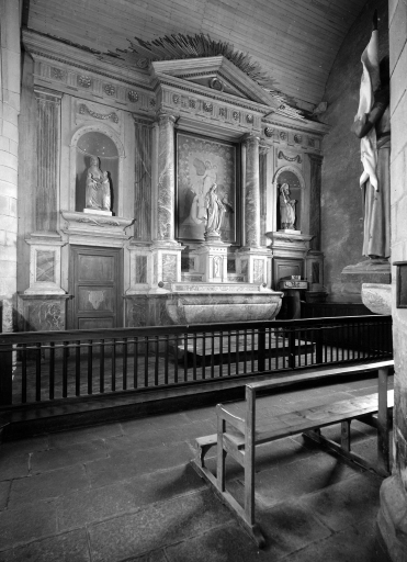 Autel retable du Rosaire (transept sud) ; Autel retable du Rosaire (transept sud) ; Vue générale ; Autel retable du Rosaire (transept sud)