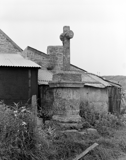Croix monumentale n°2