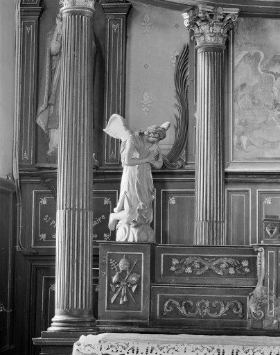 Statue (2, en pendant) ; Autel, retable, tabernacle (maître-autel, autel tombeau, retable architecturé à niche)