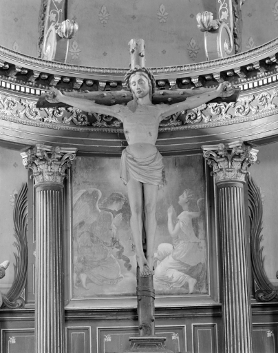 Croix (d'applique) : Christ en croix ; Autel, retable, tabernacle (maître-autel, autel tombeau, retable architecturé à niche)