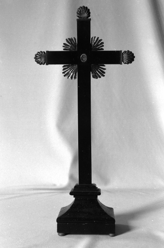 Croix-reliquaire (Noyal-sous-Bazouges) 