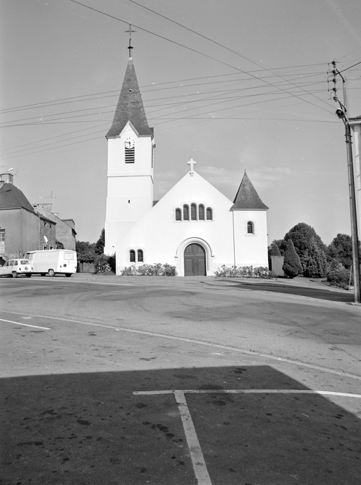 Eglise paroissiale saint-Michel : vue générale ouest ; Vue générale ouest