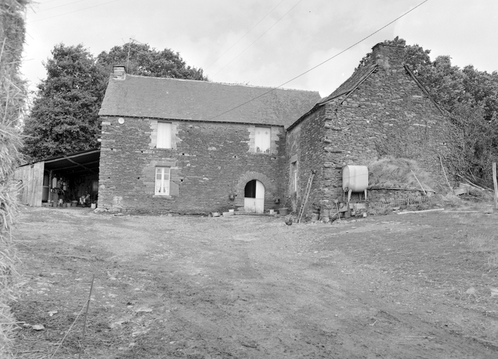 Logis, vue générale sud.