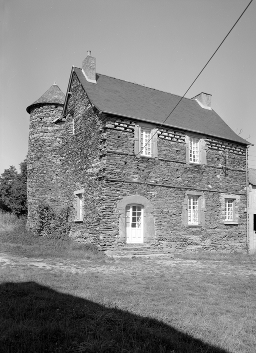 Logis, vue générale sud-est.