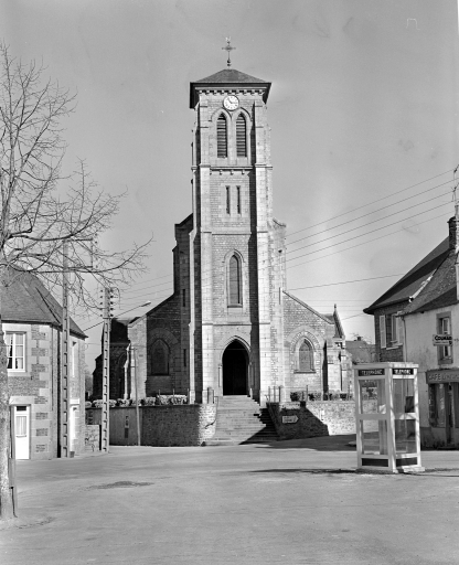 Eglise paroissiale Saint-Ouen (Saint-Ouen-la-Rouërie fusionnée en Val-Couesnon en 2019)