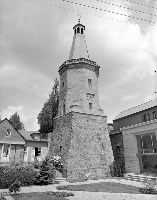 Vue générale sud-ouest du beffroi.