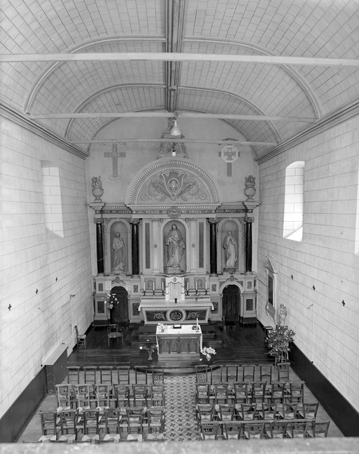 Chapelle, nef, vue générale vers l'Est.