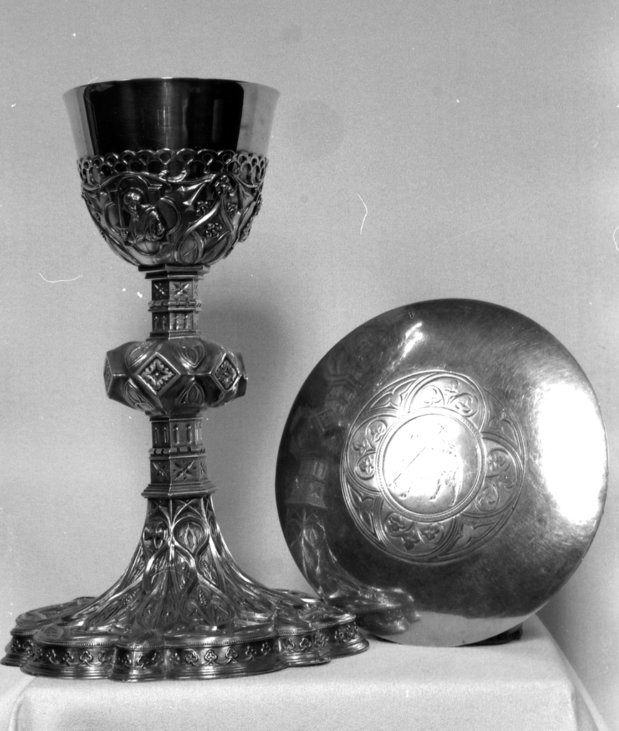 Calice, patène (2), église Notre-Dame de Bonabry (Fougères)