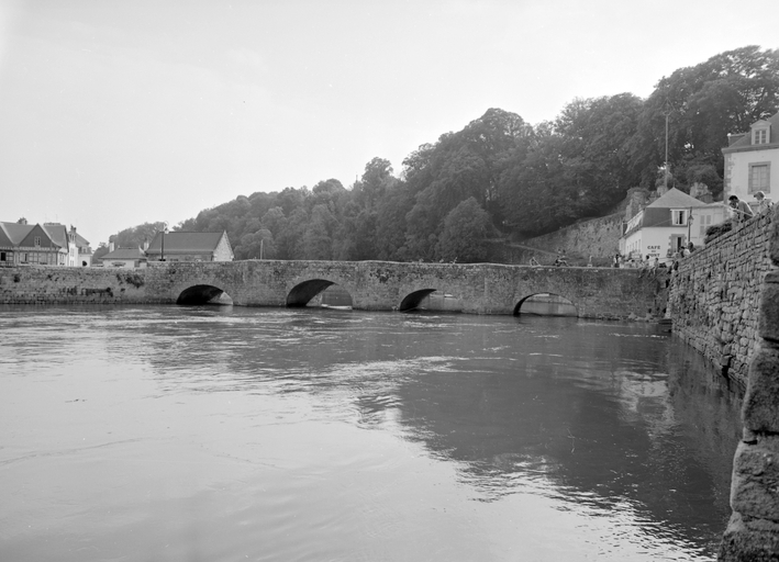 Quartier de Saint-Goustan (Auray) ; Pont de Saint-Goustan (Auray)