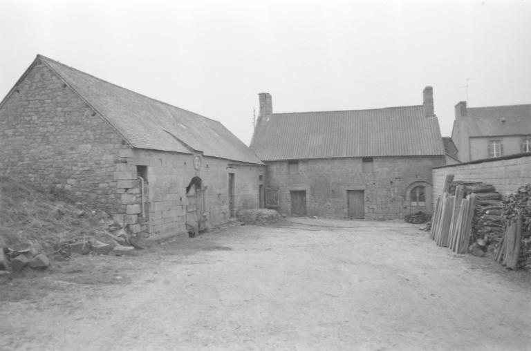 Logis et écuries : élévations ouest et nord