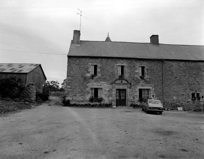 Logis, élévation sud : vue générale de la partie ouest (état en 1979)