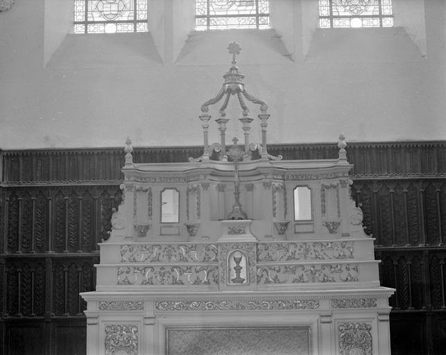 Maître autel, tabernacle à ailes et dais d'exposition