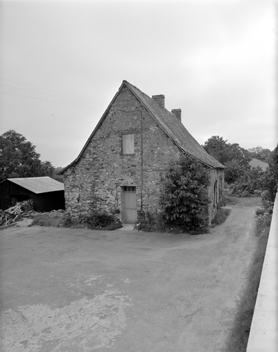 Église paroissiale actuelle maison