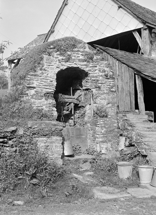 Lambert. Vue générale du puits.