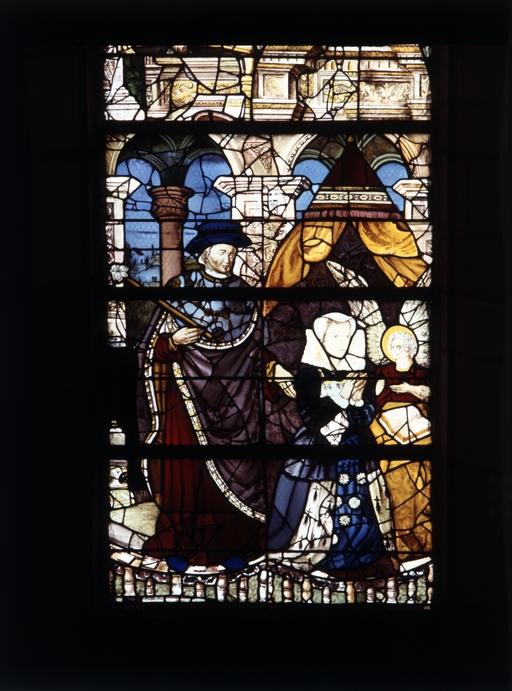 Verrière de la baie 19, panneaux 1b, 2b et 3b : Henriette de Kerveno, un ange et le roi saint Henri de Bamberg (état en 1980)