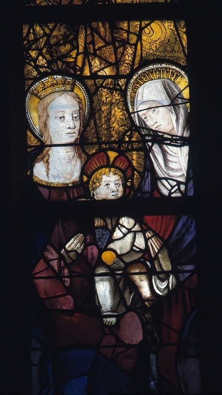 Verrière de la baie 9 : la Vierge, l'Enfant et sainte Anne (état en 1980)