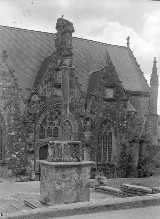 Calvaire, au bourg (Rochefort-en-Terre)