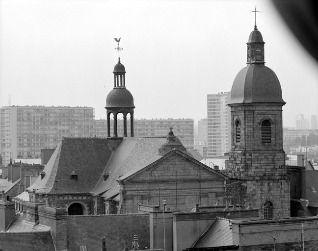 Elévation Est : vue de situation depuis le beffroi de l'hôtel de ville